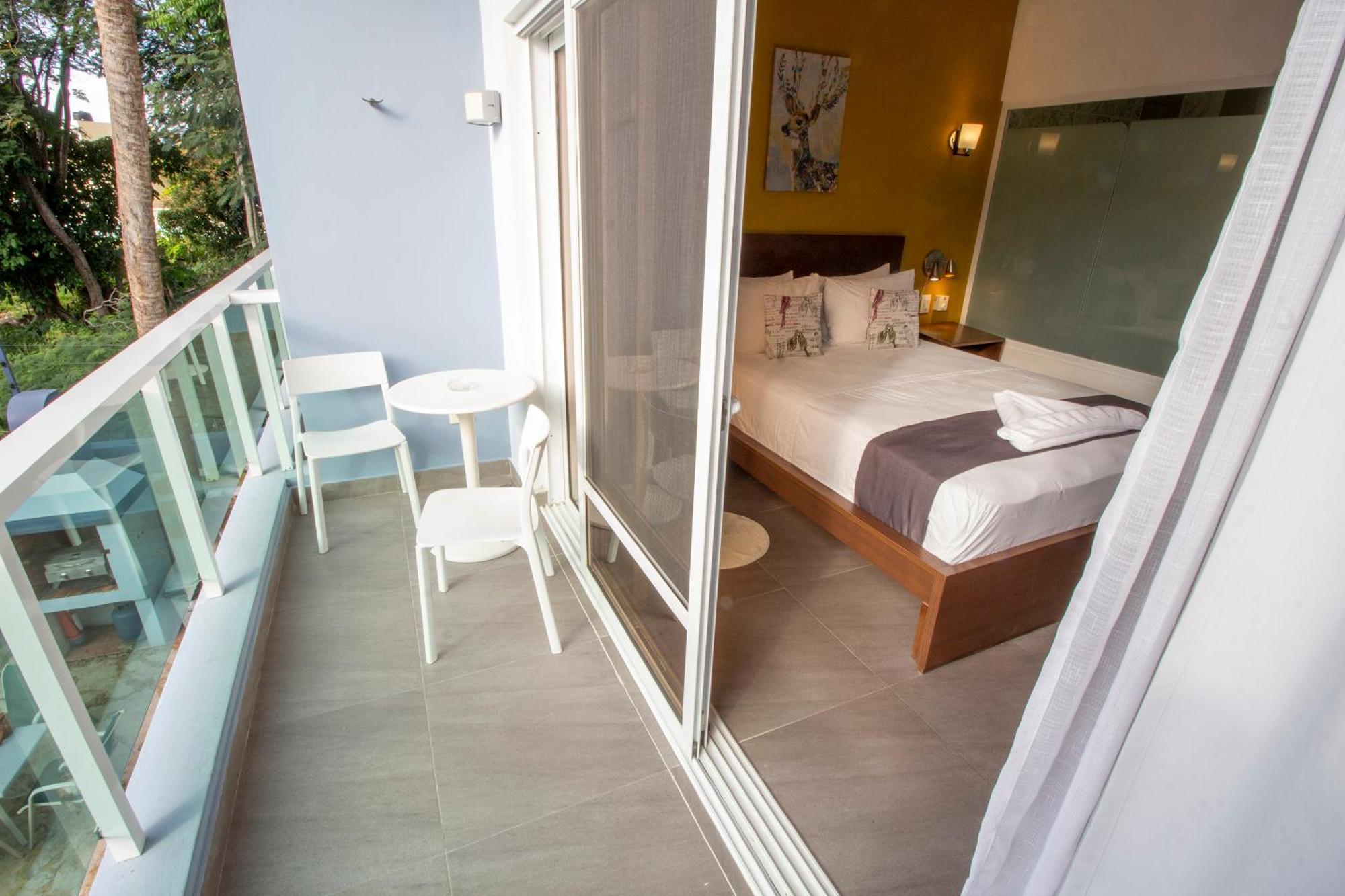 Queen Room Pool View